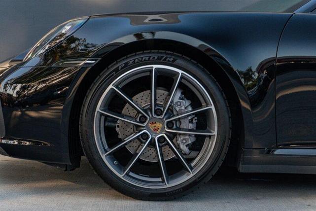 Photo of 2021 Black Porsche 911