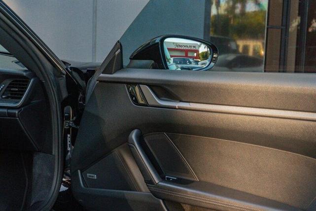 Photo of 2021 Black Porsche 911