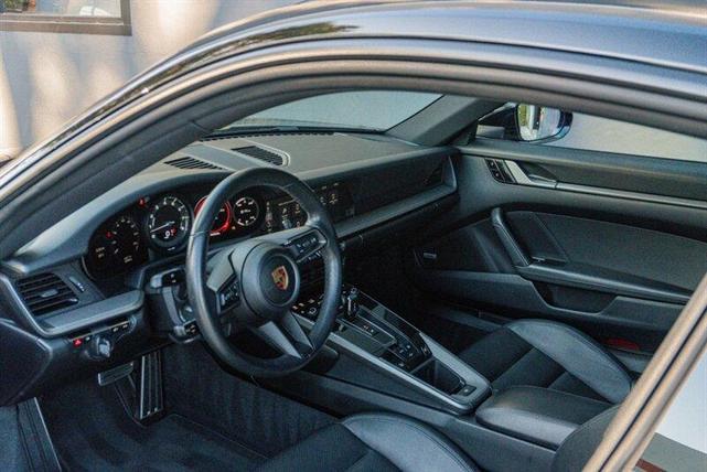 Photo of 2021 Black Porsche 911