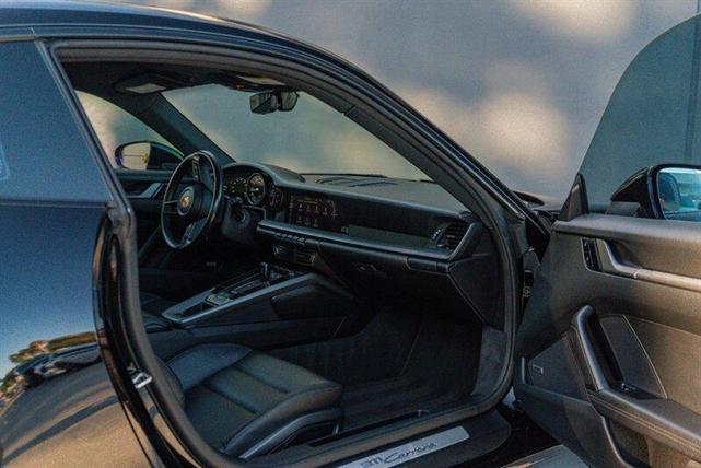 Photo of 2021 Black Porsche 911
