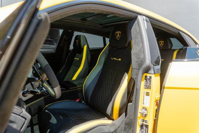 Photo of 2024 Yellow Lamborghini Urus