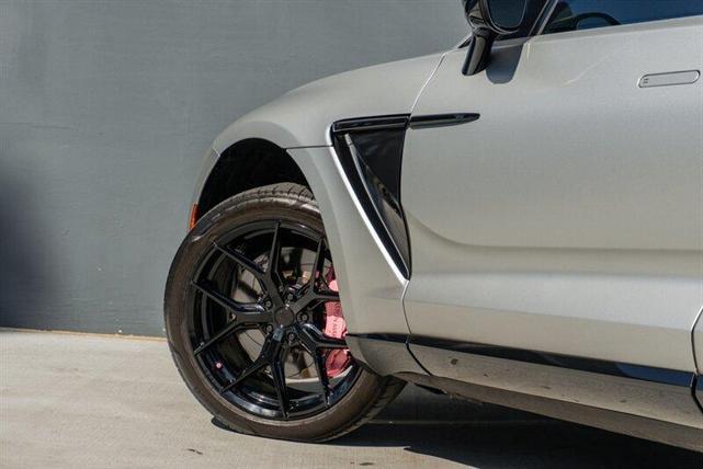 Photo of 2021 Gray Aston Martin DBX