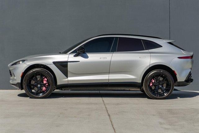 Photo of 2021 Gray Aston Martin DBX