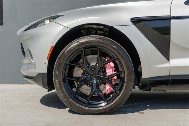 Photo of 2021 Gray Aston Martin DBX