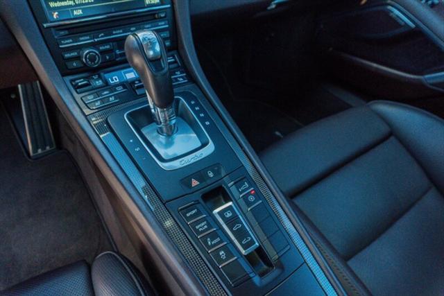 Photo of 2014 Sapphire Blue Metallic Porsche 911