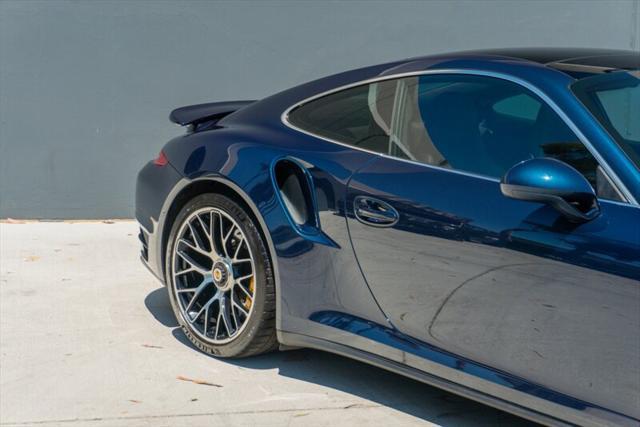 Photo of 2014 Sapphire Blue Metallic Porsche 911