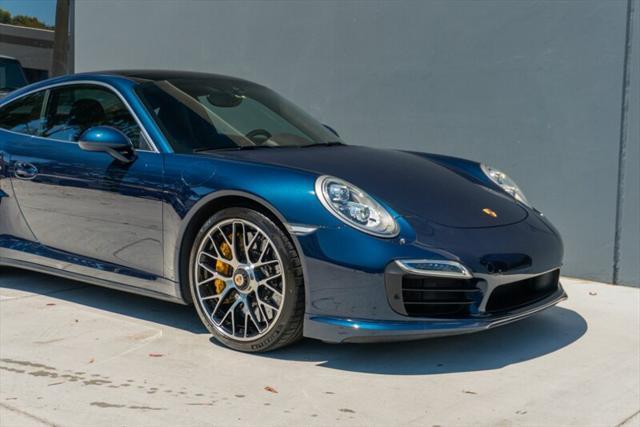 Photo of 2014 Sapphire Blue Metallic Porsche 911
