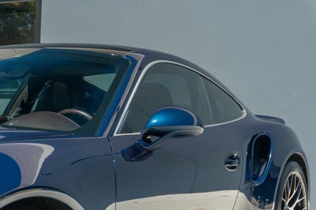 Photo of 2014 Sapphire Blue Metallic Porsche 911