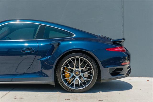 Photo of 2014 Sapphire Blue Metallic Porsche 911