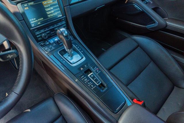 Photo of 2014 Sapphire Blue Metallic Porsche 911