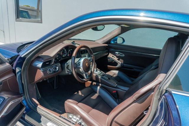 Photo of 2014 Sapphire Blue Metallic Porsche 911