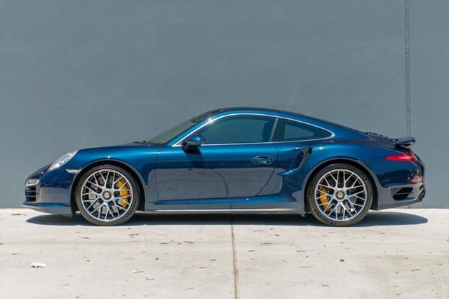 Photo of 2014 Sapphire Blue Metallic Porsche 911