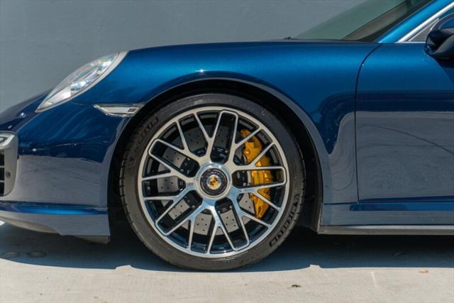 Photo of 2014 Sapphire Blue Metallic Porsche 911
