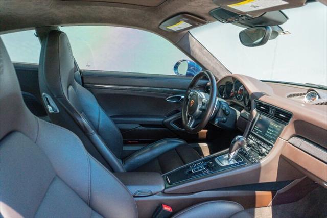 Photo of 2014 Sapphire Blue Metallic Porsche 911