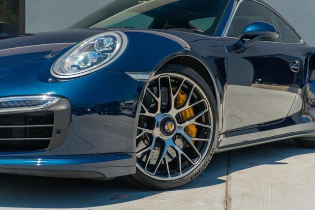 Photo of 2014 Sapphire Blue Metallic Porsche 911