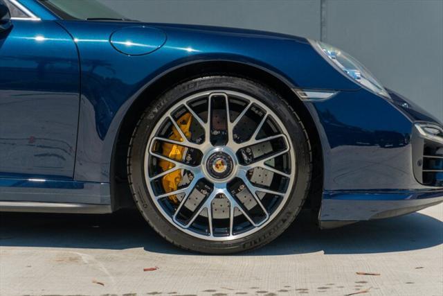 Photo of 2014 Sapphire Blue Metallic Porsche 911