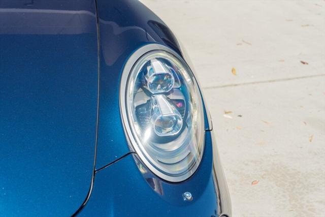 Photo of 2014 Sapphire Blue Metallic Porsche 911