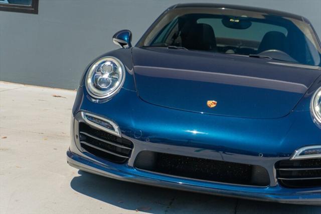 Photo of 2014 Sapphire Blue Metallic Porsche 911