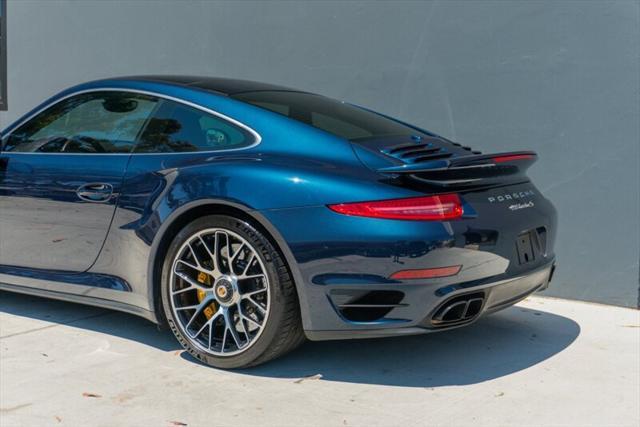 Photo of 2014 Sapphire Blue Metallic Porsche 911
