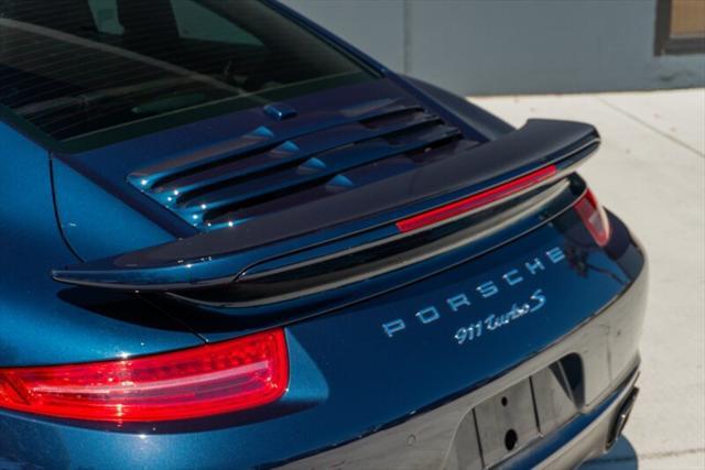 Photo of 2014 Sapphire Blue Metallic Porsche 911