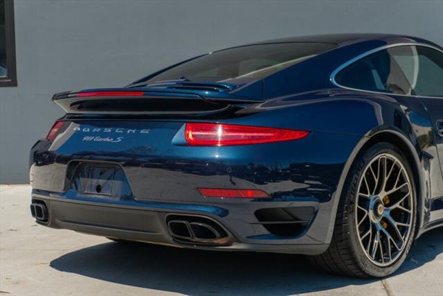 Photo of 2014 Sapphire Blue Metallic Porsche 911