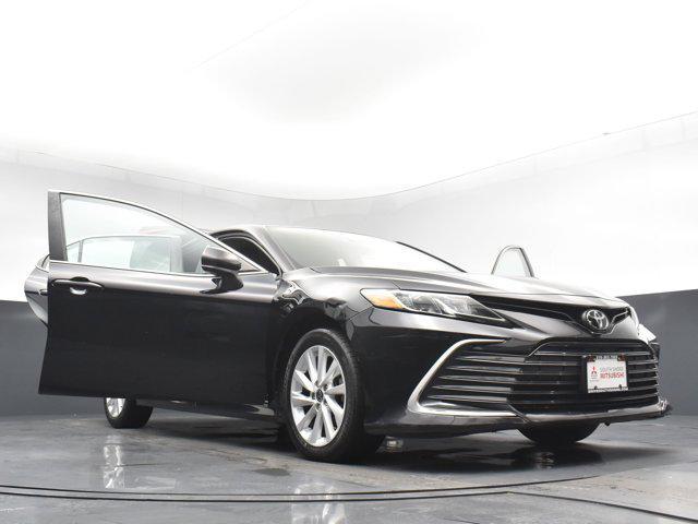 Photo of 2021 Midnight Black Metallic Toyota Camry