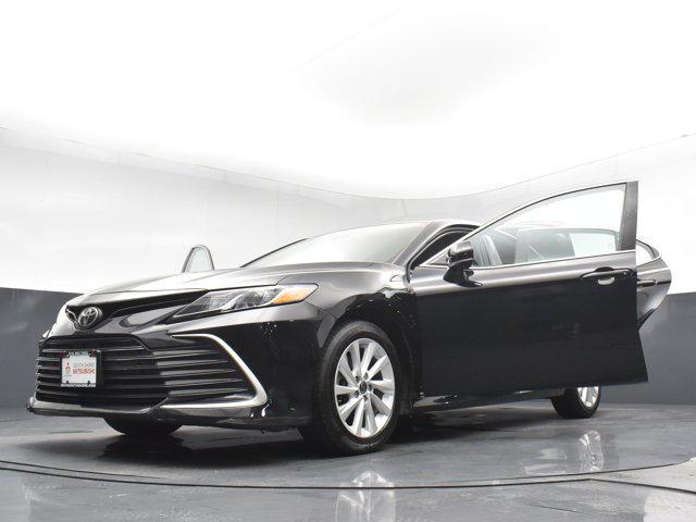 Photo of 2021 Midnight Black Metallic Toyota Camry