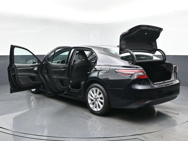 Photo of 2021 Midnight Black Metallic Toyota Camry