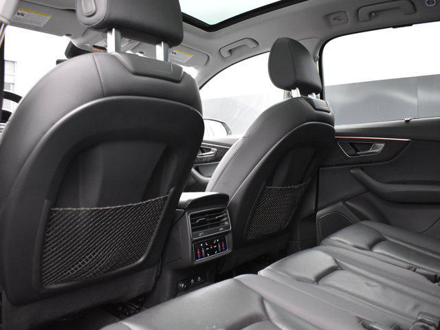 Photo of 2022 Florett Silver Metallic Audi Q7