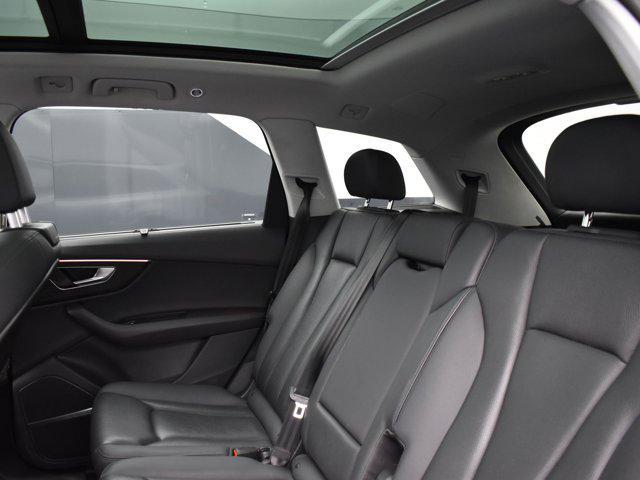 Photo of 2022 Florett Silver Metallic Audi Q7