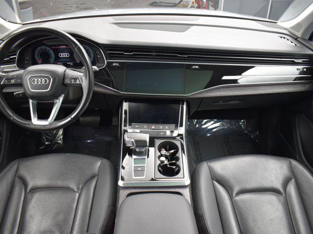Photo of 2022 Florett Silver Metallic Audi Q7