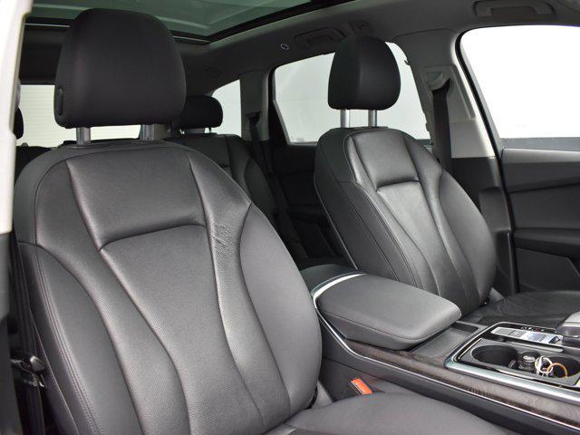 Photo of 2022 Florett Silver Metallic Audi Q7