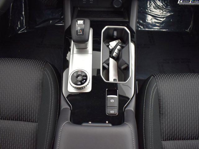 Photo of 2025 Labrador Black Pearl Mitsubishi Outlander