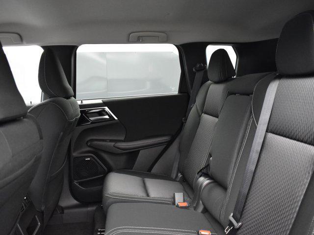 Photo of 2025 Labrador Black Pearl Mitsubishi Outlander