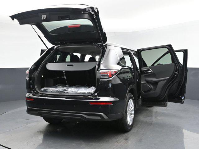 Photo of 2025 Labrador Black Pearl Mitsubishi Outlander
