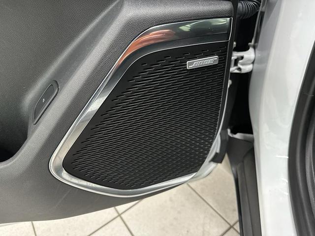 Photo of 2025 Summit White GMC Acadia
