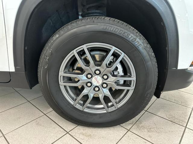 Photo of 2025 Summit White GMC Acadia