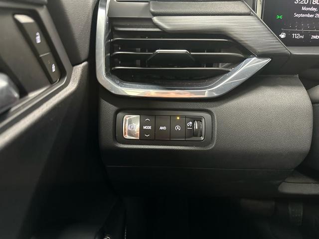 Photo of 2025 Summit White GMC Acadia