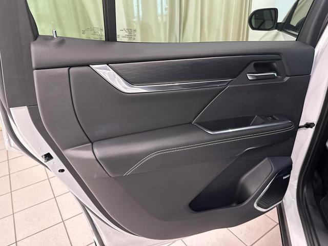 Photo of 2025 Summit White GMC Acadia