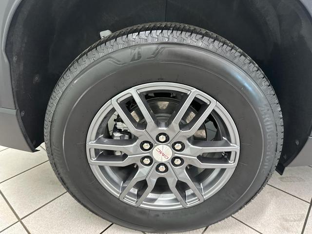 Photo of 2025 Summit White GMC Acadia
