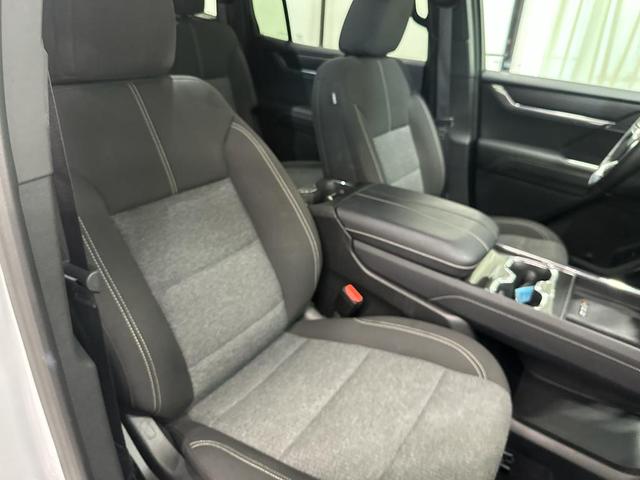 Photo of 2025 Summit White GMC Acadia