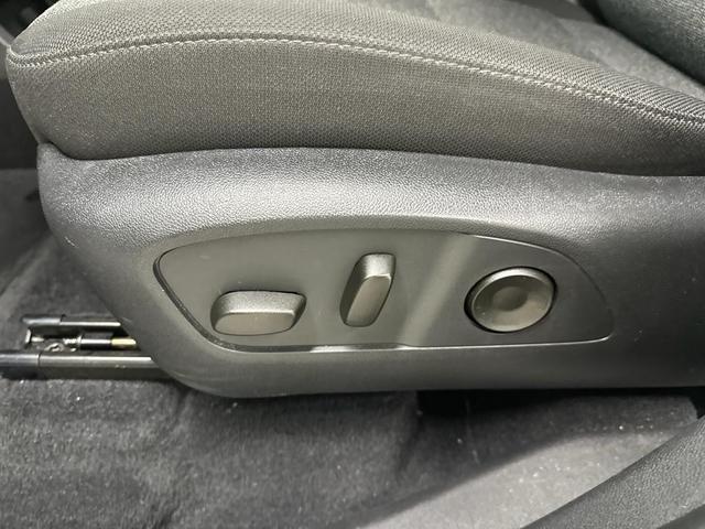 Photo of 2025 Summit White GMC Acadia