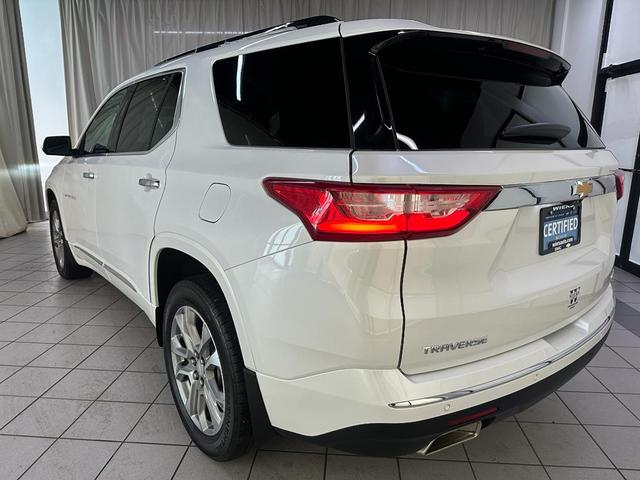 Photo of 2021 Iridescent Pearl Tricoat Chevrolet Traverse