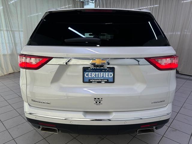 Photo of 2021 Iridescent Pearl Tricoat Chevrolet Traverse