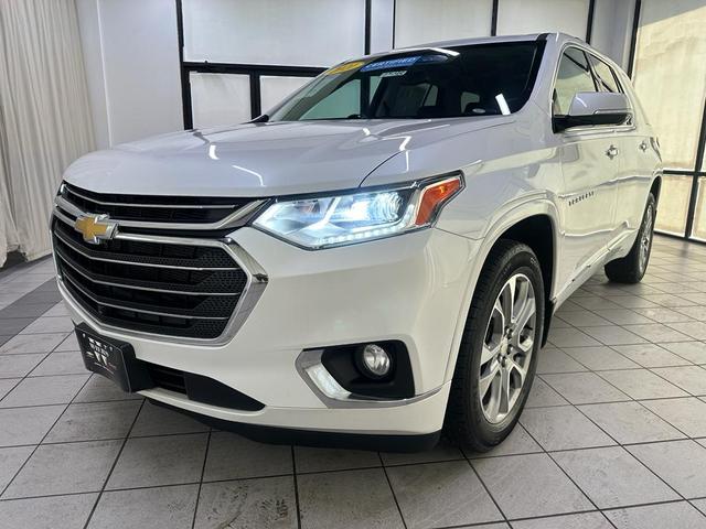Photo of 2021 Iridescent Pearl Tricoat Chevrolet Traverse