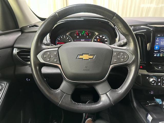 Photo of 2021 Iridescent Pearl Tricoat Chevrolet Traverse