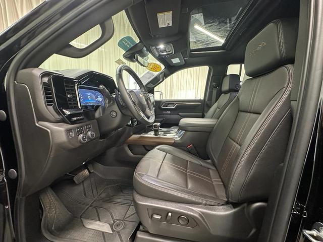 Photo of 2023 Black Chevrolet Silverado 1500