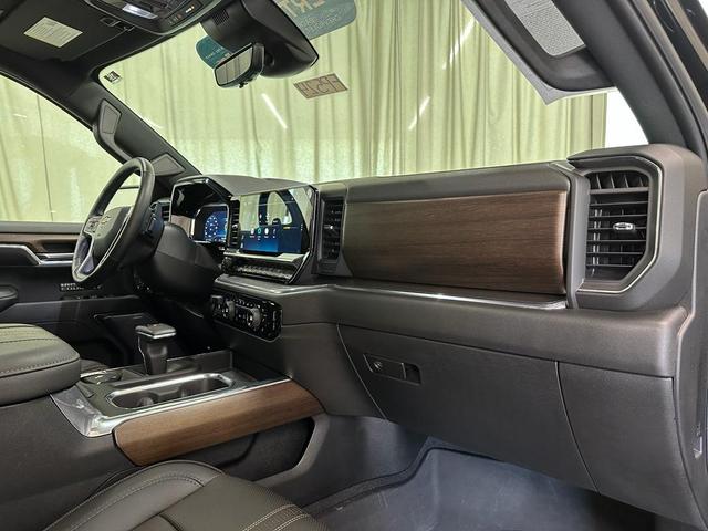 Photo of 2023 Black Chevrolet Silverado 1500