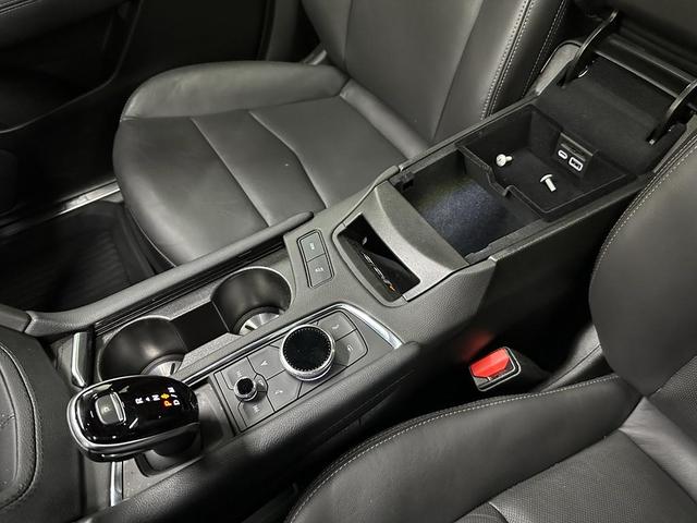 Photo of 2025 Stellar Black Metallic Cadillac XT5