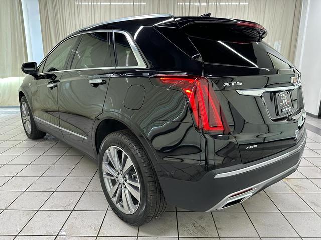 Photo of 2025 Stellar Black Metallic Cadillac XT5